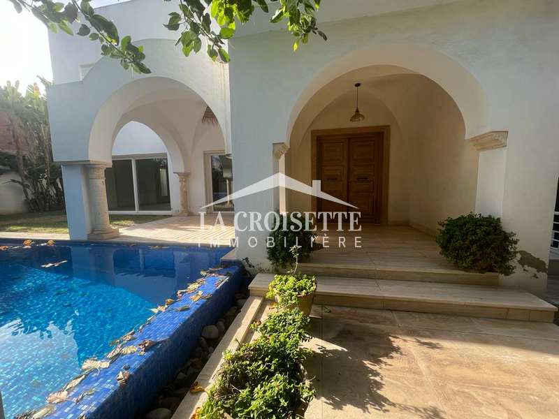 Villa S+5 avec piscine à La Marsa